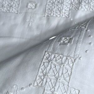 QN Bed Coverlet 💯% Baumwolle Cotton Embroidered | 86x86 | Battenberg Lace | NWT